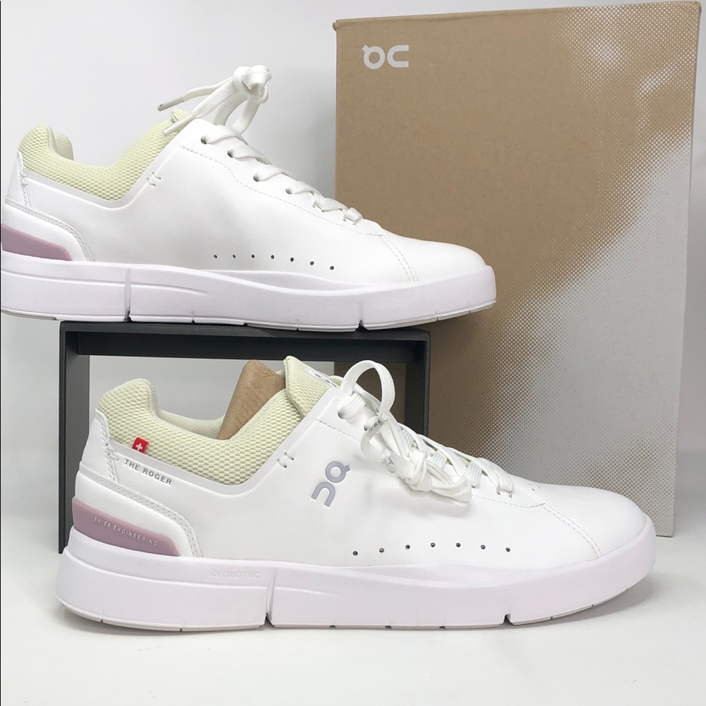 ON Running The Roger Advantage Women’s White Leather Tennis Shoes - Size 10.5